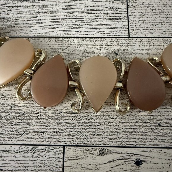 Vintage Chunky Gold Tone 2 Tone Thermoset Lucite Link Bracelet Collector’s Item - Picture 2 of 8